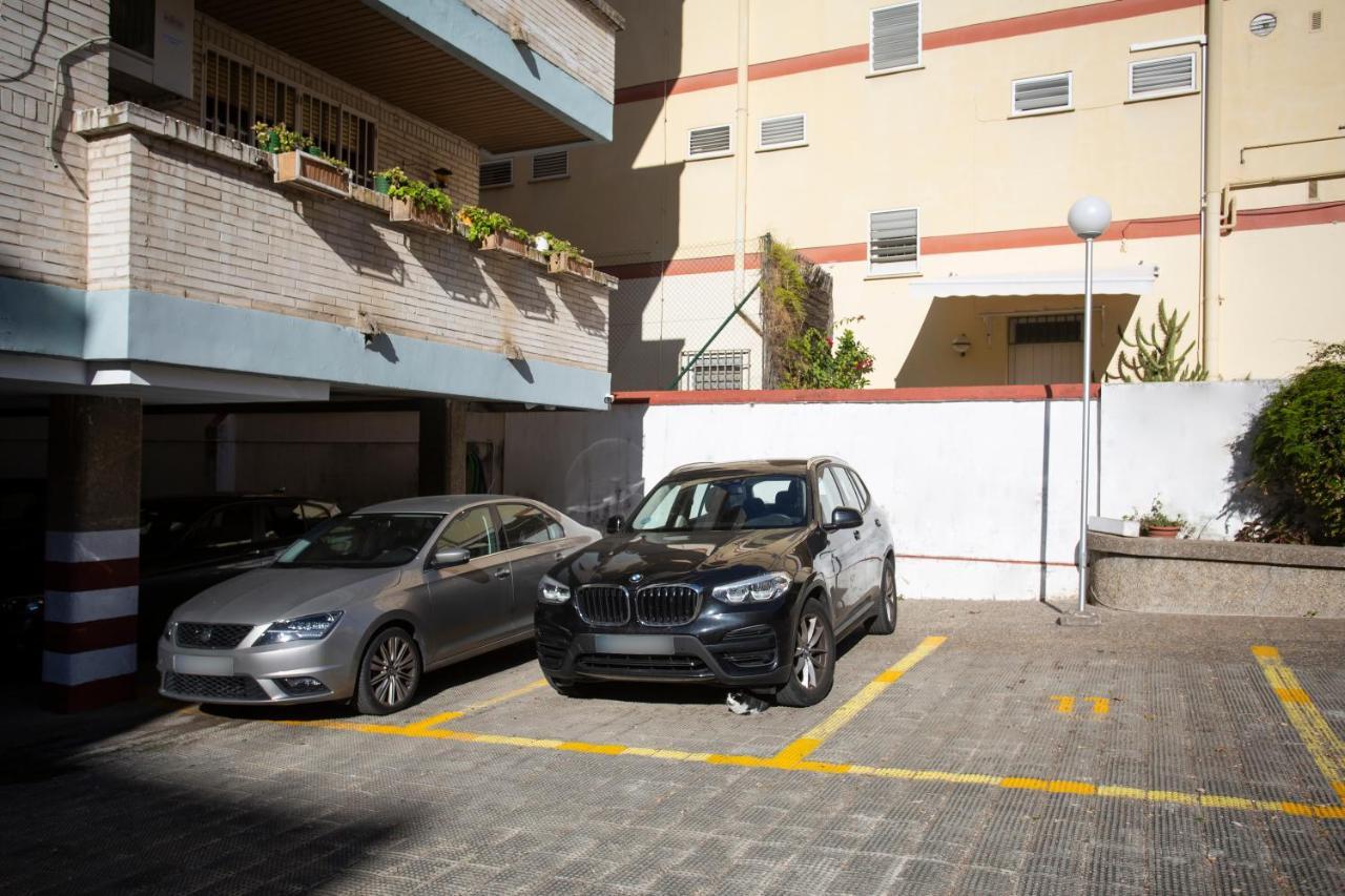 Borbolla Sevilla Urban - Parking Exterior foto